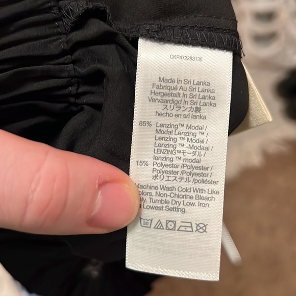 Madewell Seamed Pull-On Paperbag Shorts in Softdrape - Picture 6 of 9